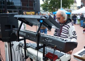 Robeone in Bob Moog Foundation Park - ProgStock 2023 - Photo by Greg Rawrysz